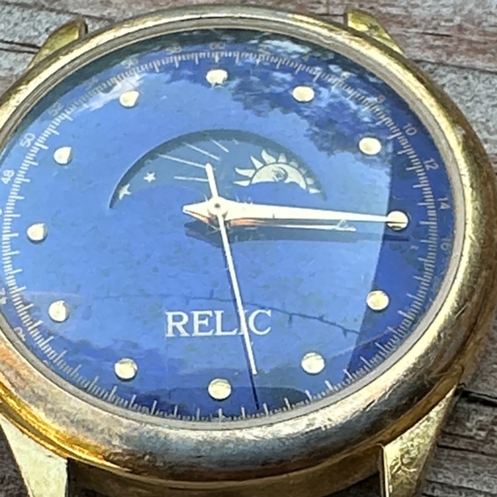 Relic Gold Smartwatch with Blue Sun Dial Vintage no band - Picture 4 of 4